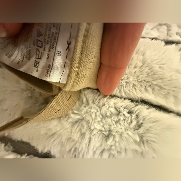 Old Navy Men's Tan Pants - Picture 3 of 3